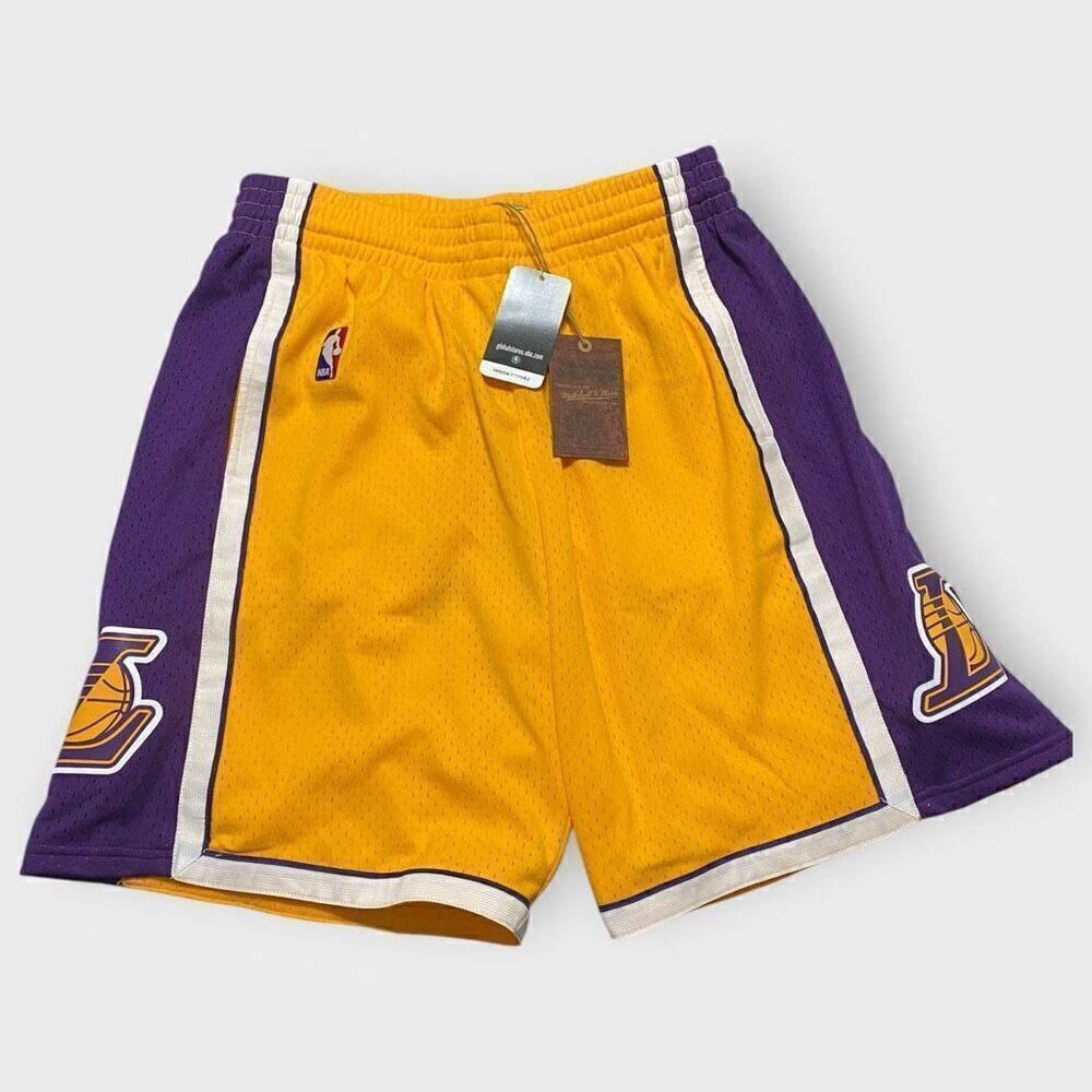 Mitchell & Ness Los Angeles Lakers ‘09  Swingman Yellow Shorts Mens size M New